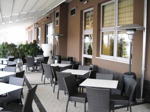 Eq Hotel Travagliato Экстерьер фото