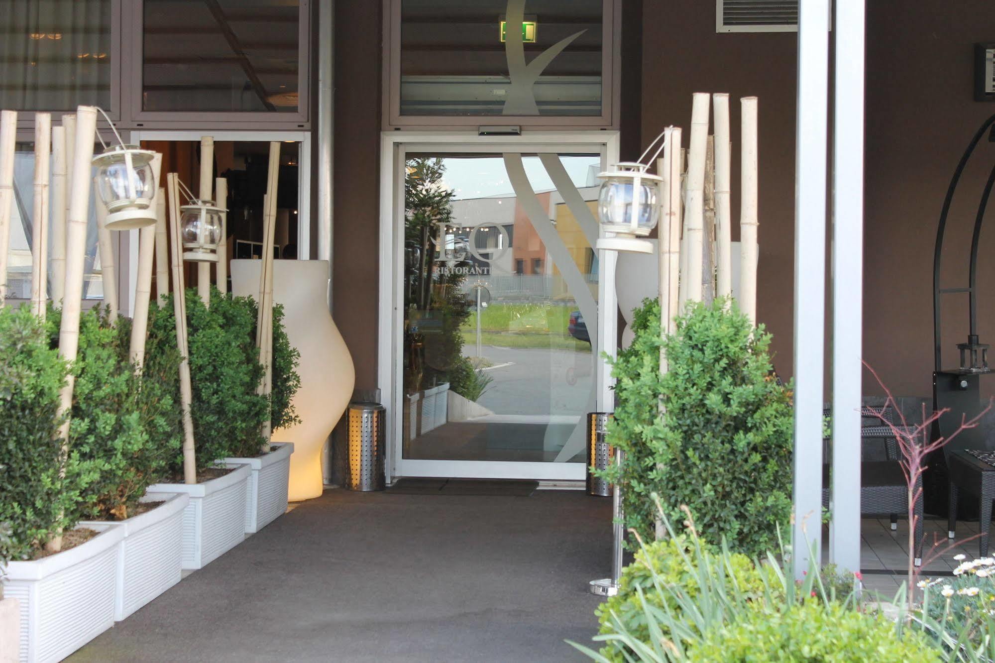 Eq Hotel Travagliato Экстерьер фото