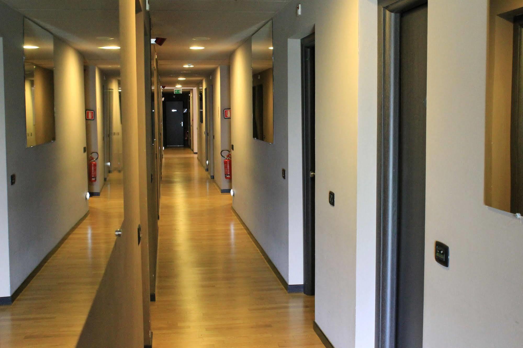 Eq Hotel Travagliato Экстерьер фото