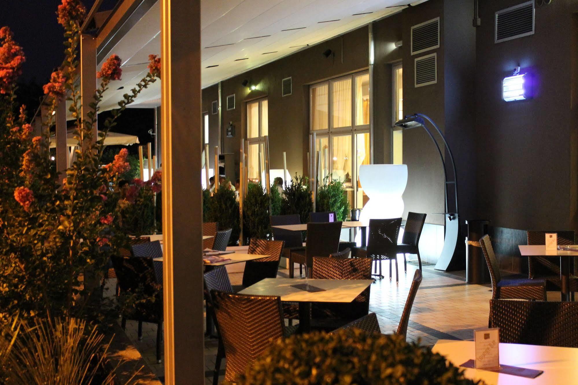 Eq Hotel Travagliato Экстерьер фото